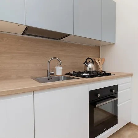 Διαμέρισμα Bright & Comfy Komandorska By Renters *