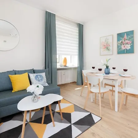 Bright & Comfy Komandorska By Renters * Γκντίνια