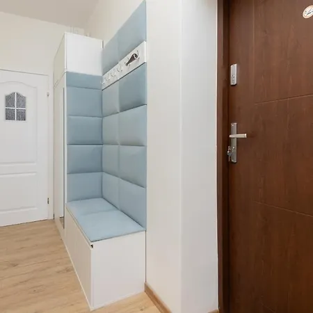 Bright & Comfy Komandorska By Renters Διαμέρισμα